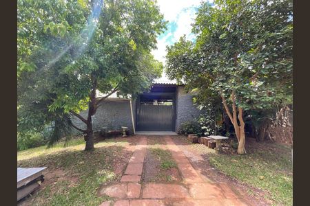 Casa à venda com 214m², 3 quartos e 4 vagas Casa à venda com 214m², 3 quartos e 4 vagasPlaca Cod.GOFG-227