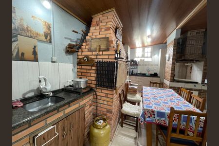 Casa à venda com 214m², 3 quartos e 4 vagas