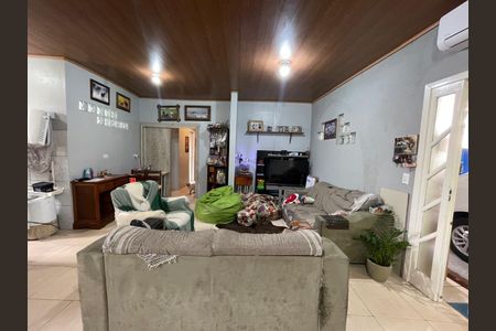 Casa à venda com 214m², 3 quartos e 4 vagas