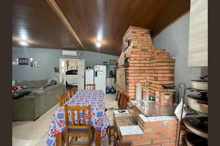 Casa à venda com 214m², 3 quartos e 4 vagas