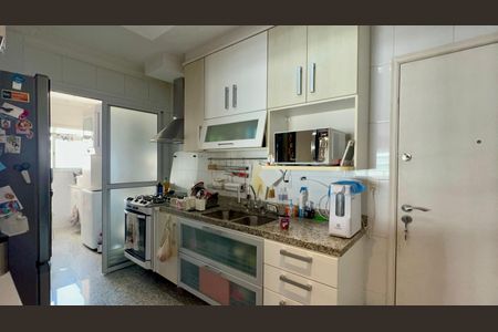 Apartamento à venda com 105m², 2 quartos e 2 vagasCozinha