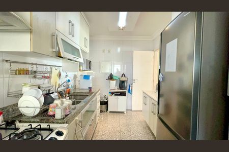 Apartamento à venda com 105m², 2 quartos e 2 vagasCozinha