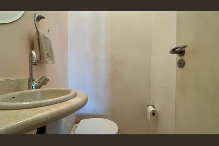 Apartamento à venda com 105m², 2 quartos e 2 vagasLavabo