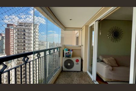 Apartamento à venda com 105m², 2 quartos e 2 vagasVaranda