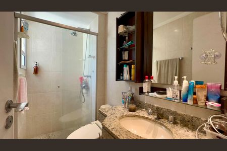 Apartamento à venda com 105m², 2 quartos e 2 vagasBanheiro da Suíte