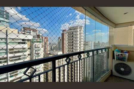 Apartamento à venda com 105m², 2 quartos e 2 vagasVaranda