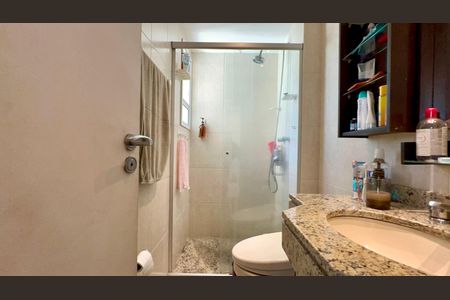 Apartamento à venda com 105m², 2 quartos e 2 vagasBanheiro da Suíte