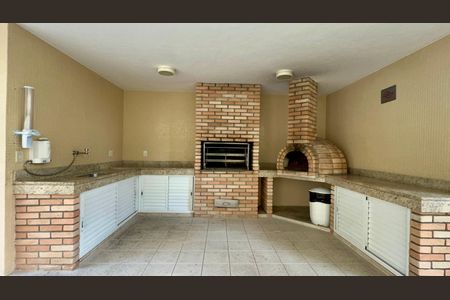 Apartamento à venda com 105m², 2 quartos e 2 vagasChurrasqueira