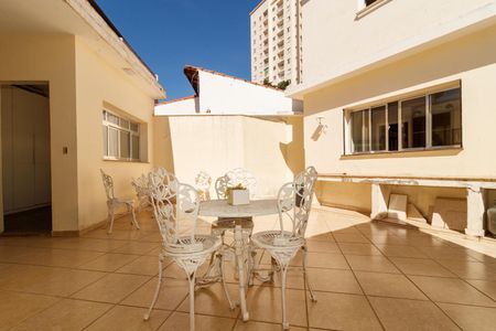 Casa para alugar com 118m², 2 quartos e 2 vagasÁrea externa
