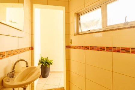 Casa para alugar com 118m², 2 quartos e 2 vagasBanheiro de serviço