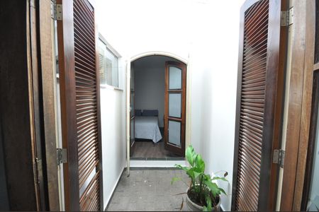 Casa à venda com 120m², 2 quartos e 1 vagaHall de ventilação e iluminação