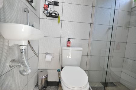 Casa à venda com 120m², 2 quartos e 1 vagaBanheiro 2