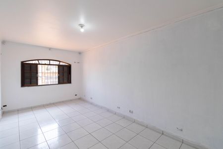 Casa à venda com 225m², 3 quartos e 2 vagasSuíte
