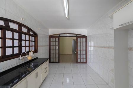 Casa à venda com 225m², 3 quartos e 2 vagasCozinha