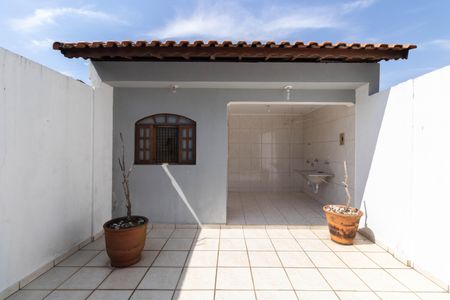 Casa à venda com 225m², 3 quartos e 2 vagasÁrea de Serviço