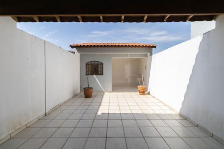 Casa à venda com 225m², 3 quartos e 2 vagasQuintal
