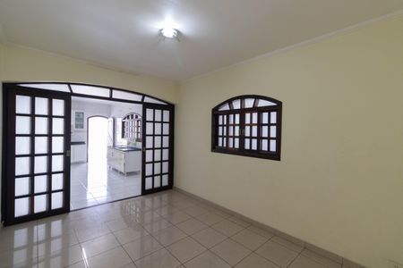 Casa à venda com 225m², 3 quartos e 2 vagasCozinha