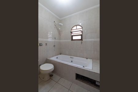 Casa à venda com 225m², 3 quartos e 2 vagasBanheiro Suíte