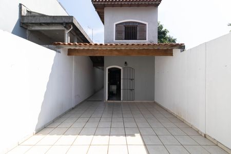 Casa à venda com 225m², 3 quartos e 2 vagasQuintal