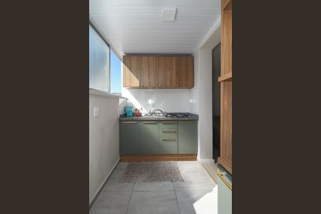 Cozinha de apartamento para alugar com 1 quarto, 31m² em Passo da Areia, Porto Alegre