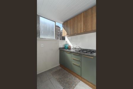 Cozinha de apartamento para alugar com 1 quarto, 31m² em Passo da Areia, Porto Alegre
