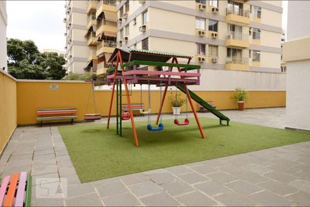 Apartamento à venda com 82m², 2 quartos e 1 vagaÁrea comum