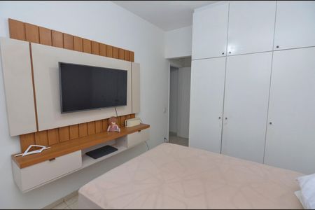 Apartamento à venda com 82m², 2 quartos e 1 vagaSuíte