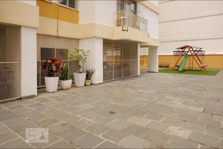 Apartamento à venda com 82m², 2 quartos e 1 vagaÁrea comum