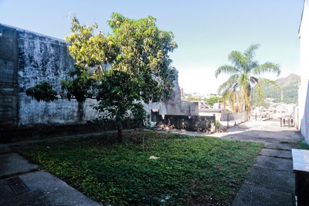 Casa para alugar com 250m², 2 quartos e 3 vagas Casa para alugar com 250m², 2 quartos e 3 vagasÁrea externa