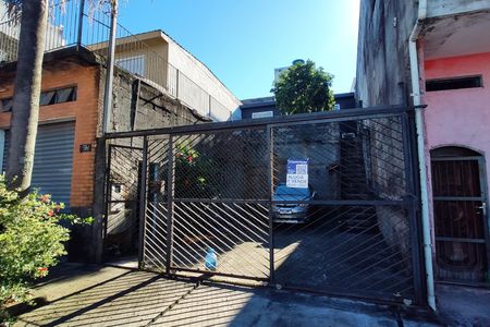 Casa para alugar com 250m², 2 quartos e 3 vagas Casa para alugar com 250m², 2 quartos e 3 vagasFachada + Placa