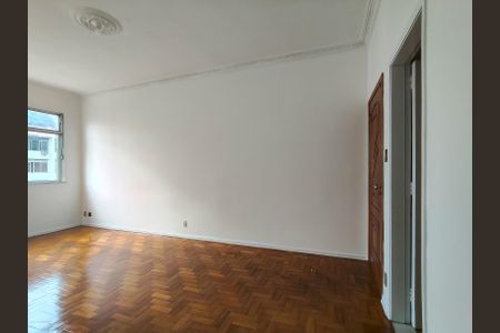 Apartamento à venda com 90m², 2 quartos e sem vagaSala