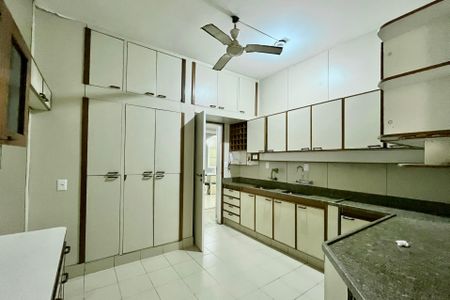 Apartamento à venda com 190m², 4 quartos e 1 vaga