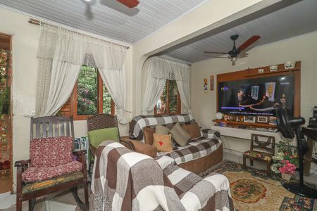 Sala de casa à venda com 3 quartos, 160m² em Costa E Silva, Porto Alegre