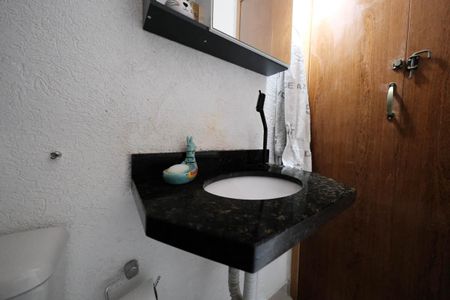 Casa de condomínio à venda com 72m², 2 quartos e 1 vagaLavabo