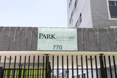 Apartamento à venda com 49m², 2 quartos e 1 vaga Apartamento à venda com 49m², 2 quartos e 1 vagaFachada