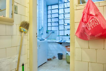 Apartamento à venda com 1483m², 3 quartos e 1 vaga Apartamento à venda com 1483m², 3 quartos e 1 vagaBanheiro de Serviço