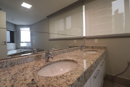 Apartamento para alugar com 104m², 1 quarto e 2 vagasBanheiro Quarto 1 suíte