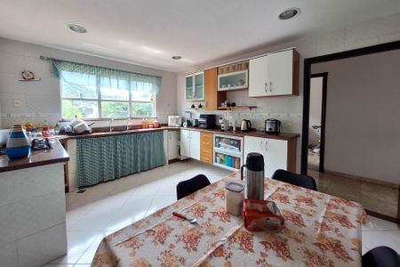 Casa para alugar com 291m², 4 quartos e 4 vagasCozinha