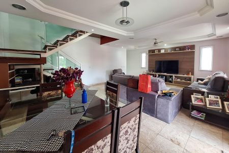 Sala de casa à venda com 4 quartos, 291m² em Itaipu, Niterói