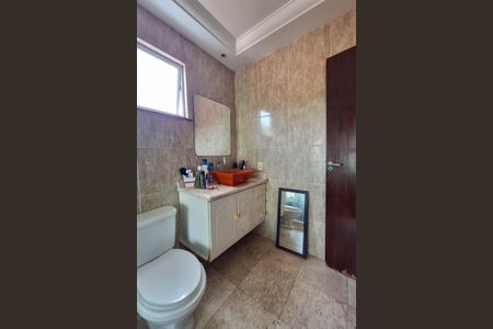 Casa para alugar com 291m², 4 quartos e 4 vagasBanheiro da Suíte 1