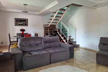 Sala de casa à venda com 4 quartos, 291m² em Itaipu, Niterói