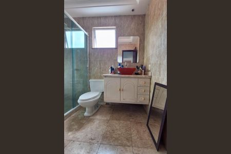 Casa para alugar com 291m², 4 quartos e 4 vagasBanheiro da Suíte 1