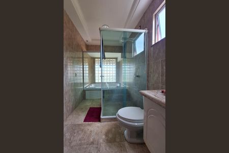 Casa para alugar com 291m², 4 quartos e 4 vagasBanheiro da Suíte 1