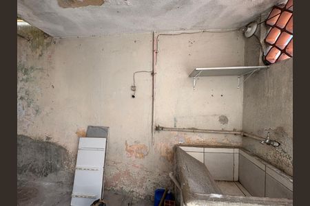 Casa para alugar com 500m², 6 quartos e 3 vagasCasa 1- Área de serviço 
