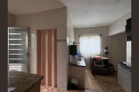 Casa para alugar com 500m², 6 quartos e 3 vagasCasa 3- Cozinha 
