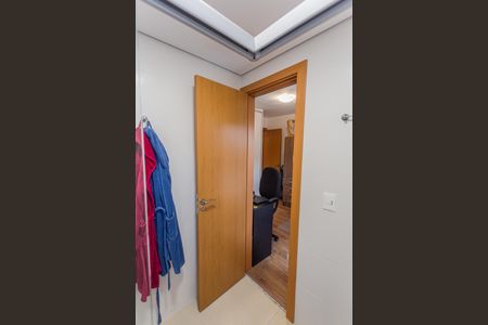 Apartamento à venda com 60m², 2 quartos e 2 vagas Apartamento à venda com 60m², 2 quartos e 2 vagasBanheiro da Suíte 1