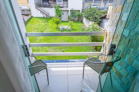 Casa à venda com 228m², 2 quartos e 2 vagas Casa à venda com 228m², 2 quartos e 2 vagasvaranda