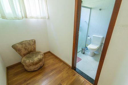 Casa à venda com 228m², 2 quartos e 2 vagas Casa à venda com 228m², 2 quartos e 2 vagascloset