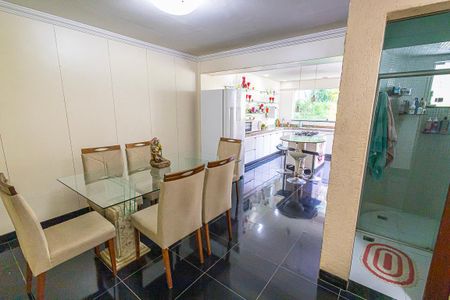 cozinha de casa à venda com 2 quartos, 228m² em Venda Nova, Belo Horizonte