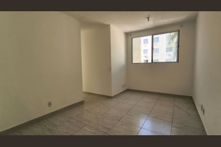 Sala de apartamento para alugar com 3 quartos, 55m² em Vargem Pequena, Rio de Janeiro
